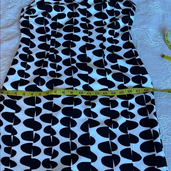 Stylish Ann Taylor Black and White Patterned Dress Size 4 - Picture 11 of 12